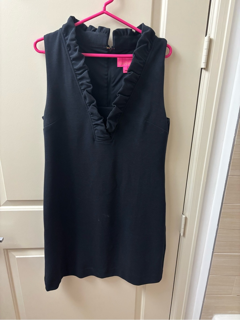 Lilly Pulitzer Black Sleeveless Ruffle V-Neck Shift Dress
